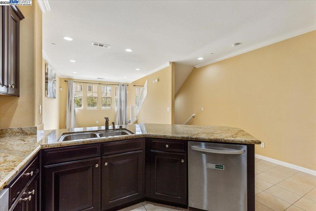 HAYWARD - Residential