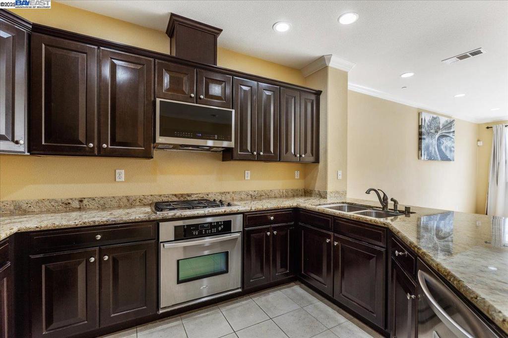 HAYWARD - Residential