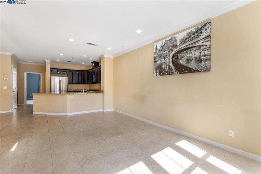 HAYWARD - Residential