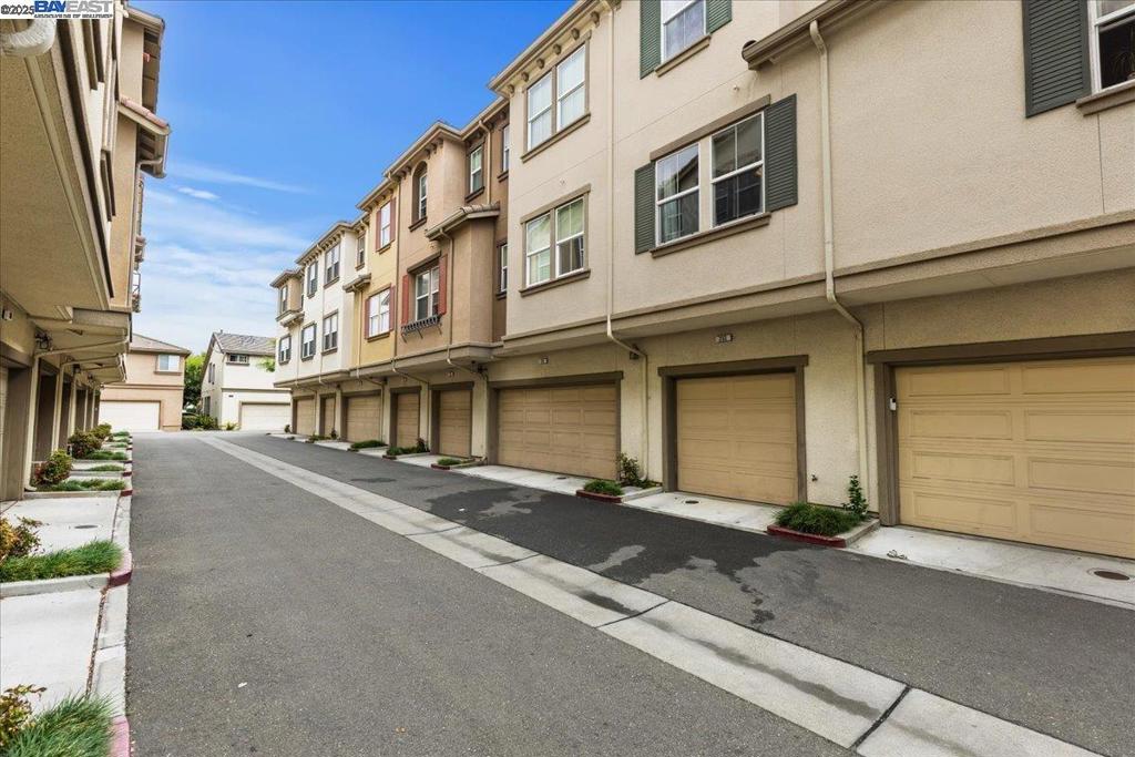HAYWARD - Residential
