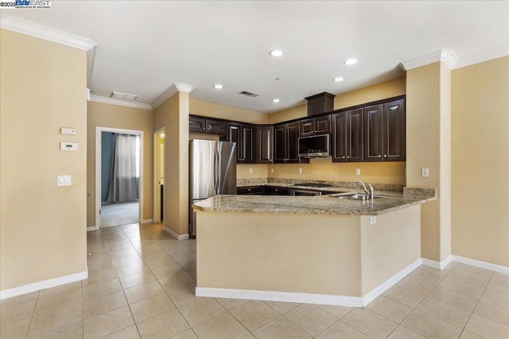 HAYWARD - Residential