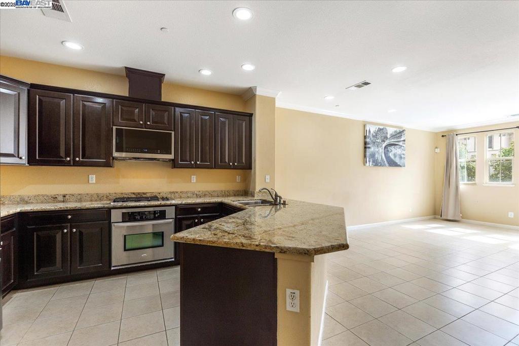 HAYWARD - Residential