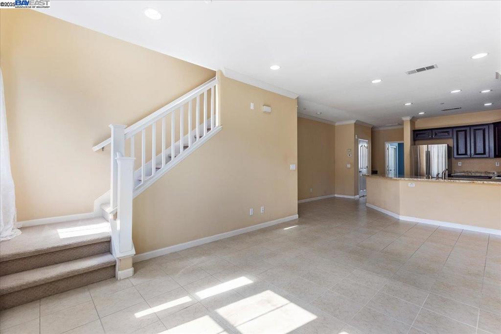 HAYWARD - Residential