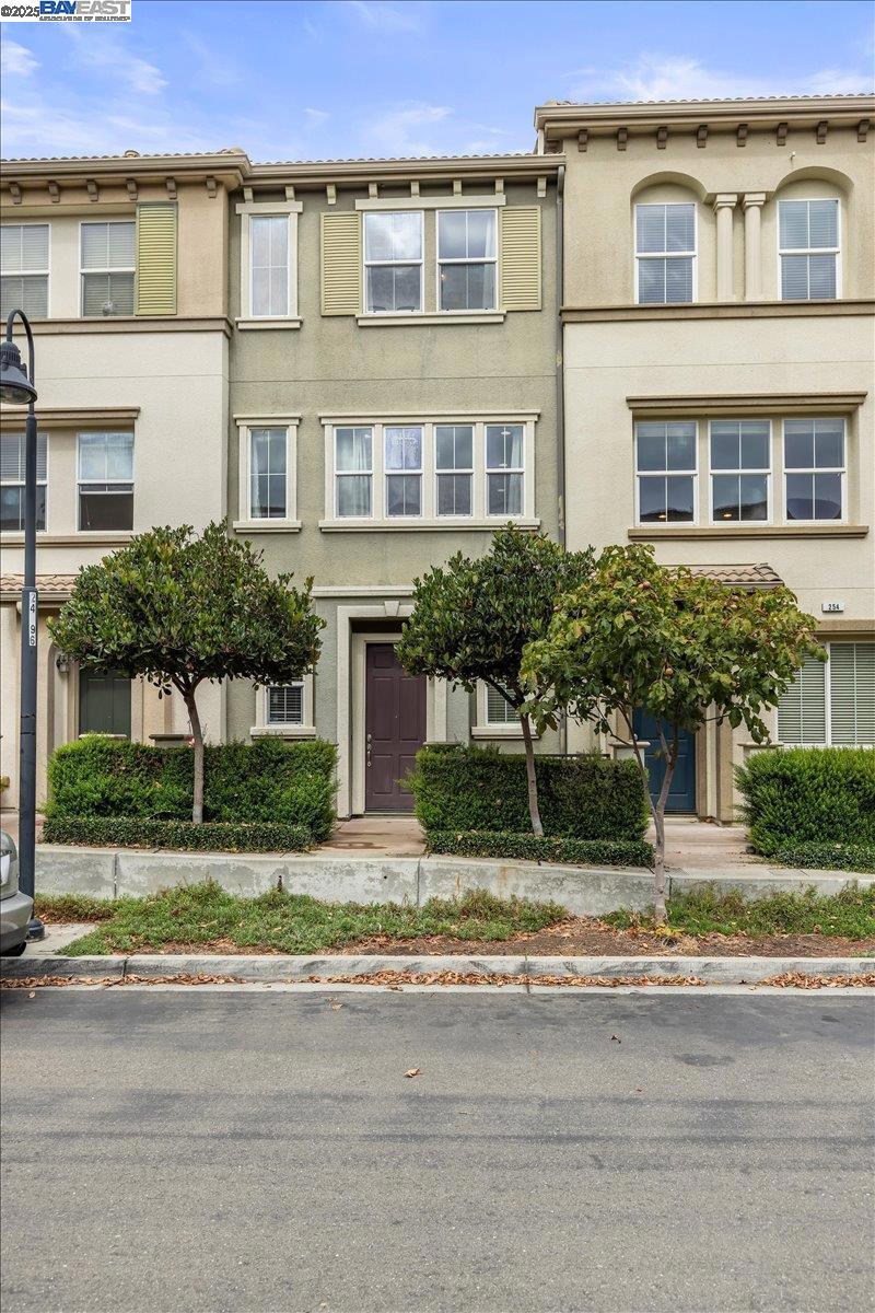 HAYWARD - Residential
