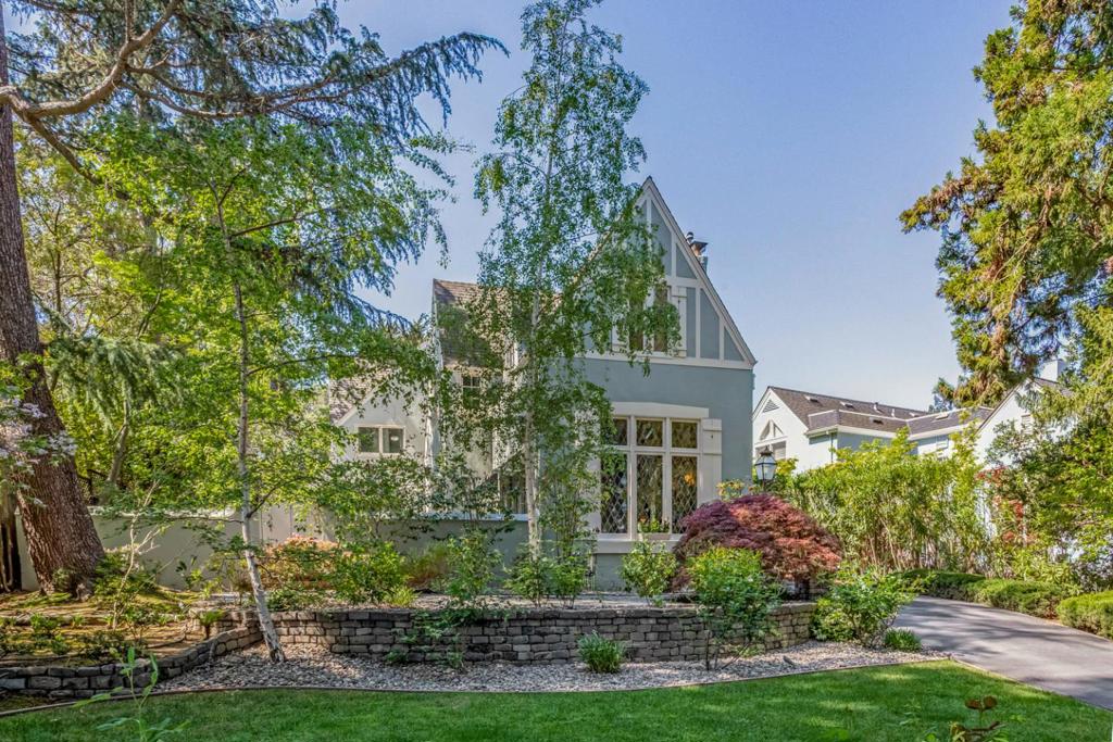 641 Crescent Avenue