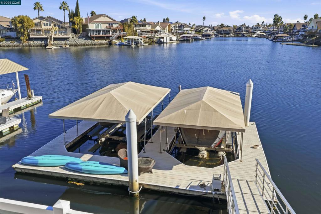 2027 Windward Pt