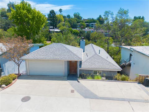 Photo of 354 Tamarac Drive, Pasadena, CA 91105 (MLS # SR26152368)