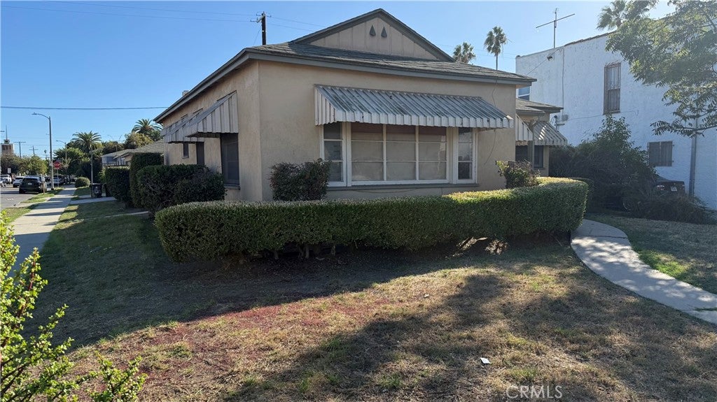 1802 W 35th Place