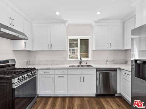 Photo of 1165 Stanford St St #F, Santa Monica, CA 90403 (MLS # 26874935)