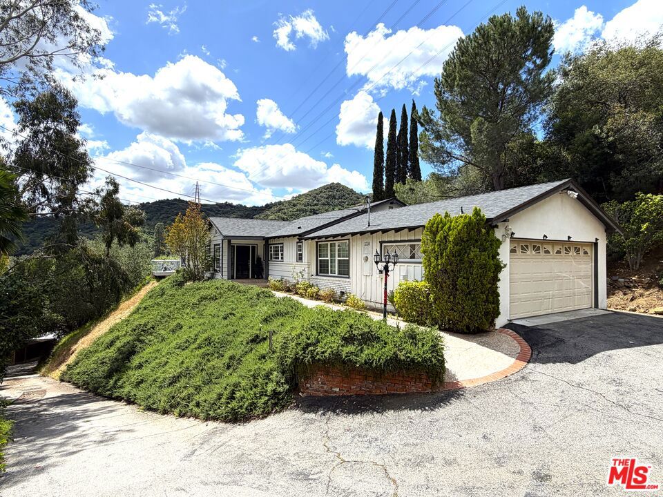 3759 Lockerbie Lane