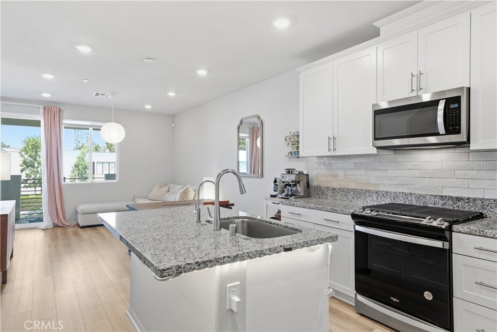 1756 Cayton Loop