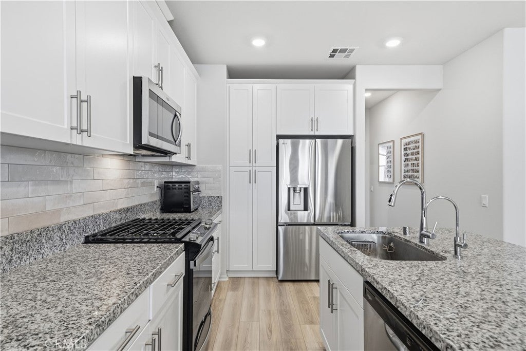 1756 Cayton Loop