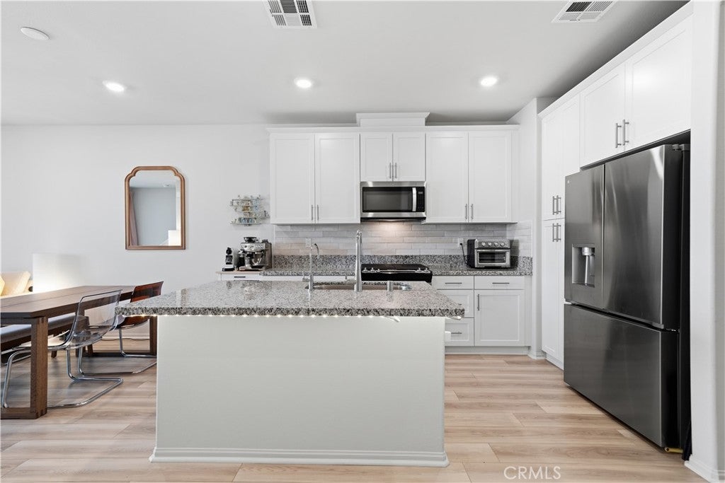 1756 Cayton