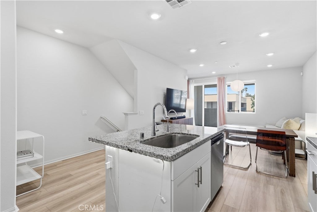 1756 Cayton Loop