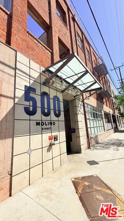 500 S Molino Street 307