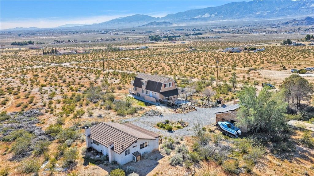 Photo of 31420 Rabbit Springs Lane, Lucerne Valley, CA 92356 (MLS # HD26054187)