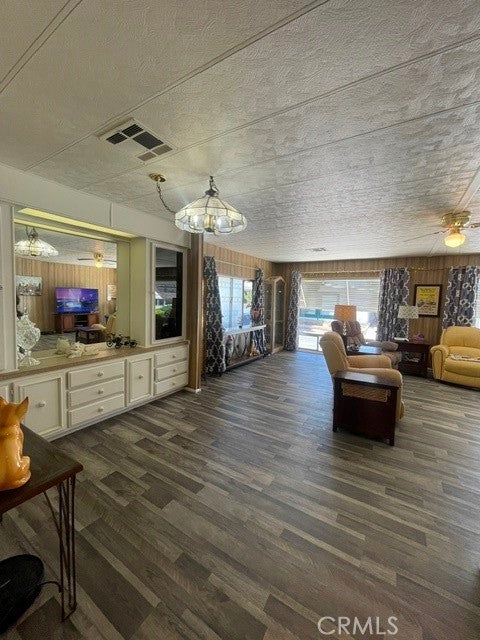 1131 Greenhill