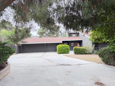27411 Santa Fe Street Hemet CA 92543