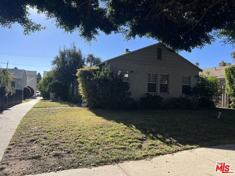 Photo of 1430 Franklin Street #A, Santa Monica, CA 90404 (MLS # 26648747)