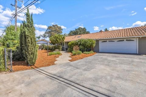 Photo of 820 Maple Avenue, San Martin, CA 95046 (MLS # ML82044446)