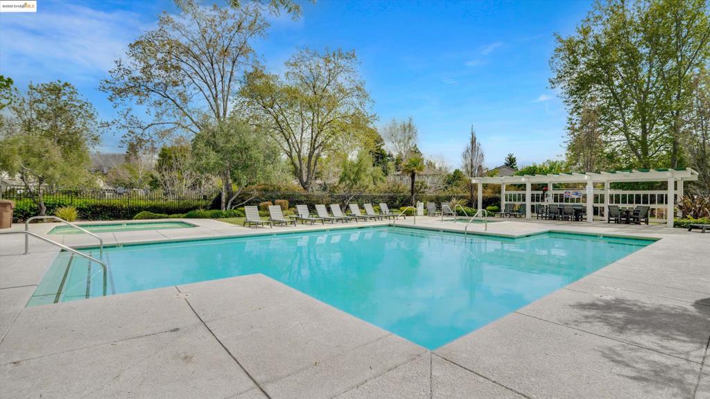 APPLE HILL ESTS - Residential