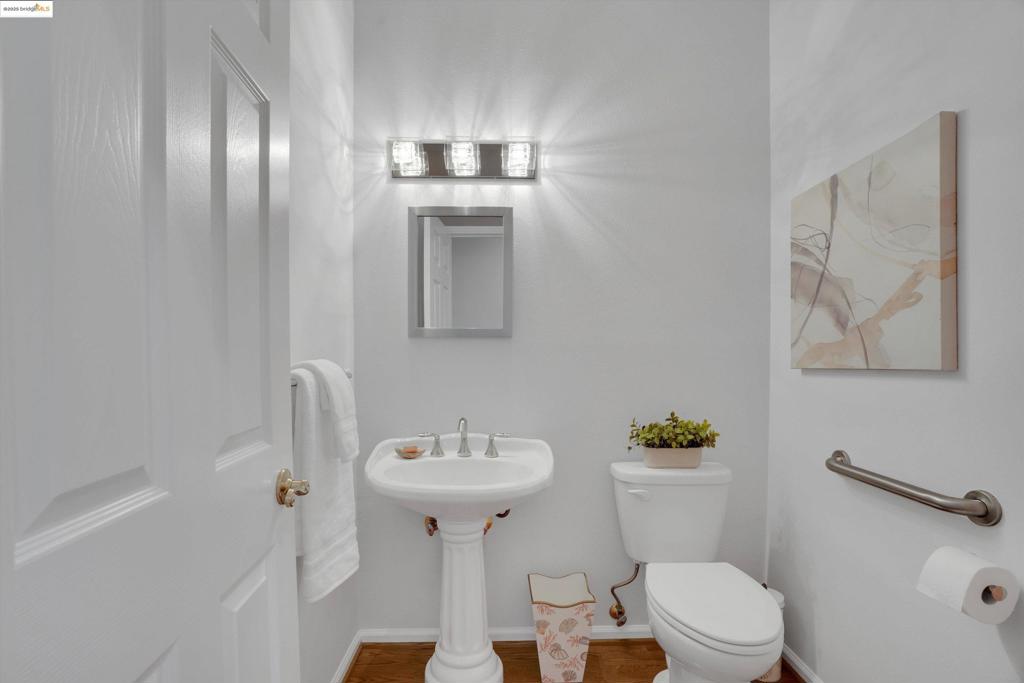 APPLE HILL ESTS - Residential