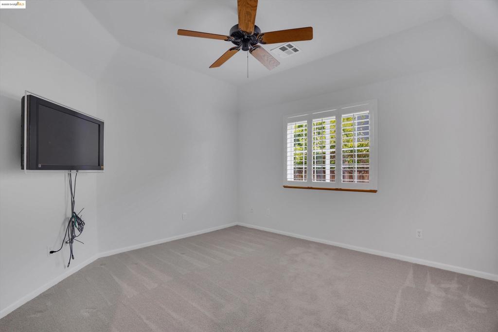 APPLE HILL ESTS - Residential