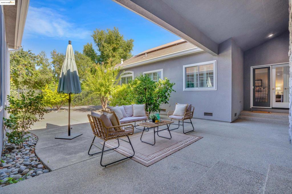 APPLE HILL ESTS - Residential