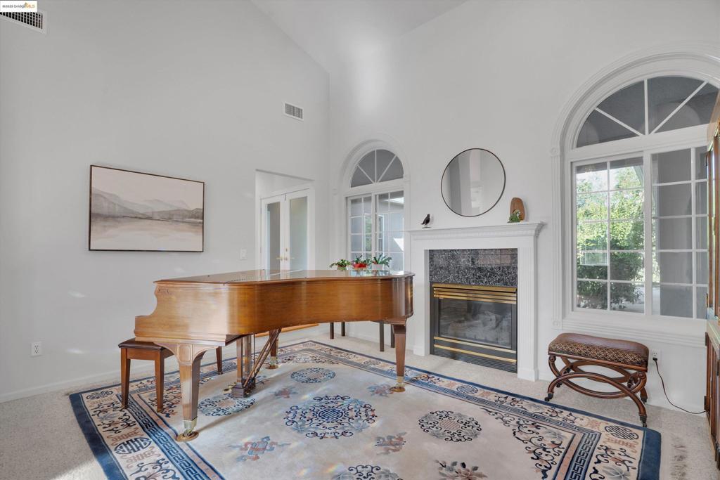 APPLE HILL ESTS - Residential