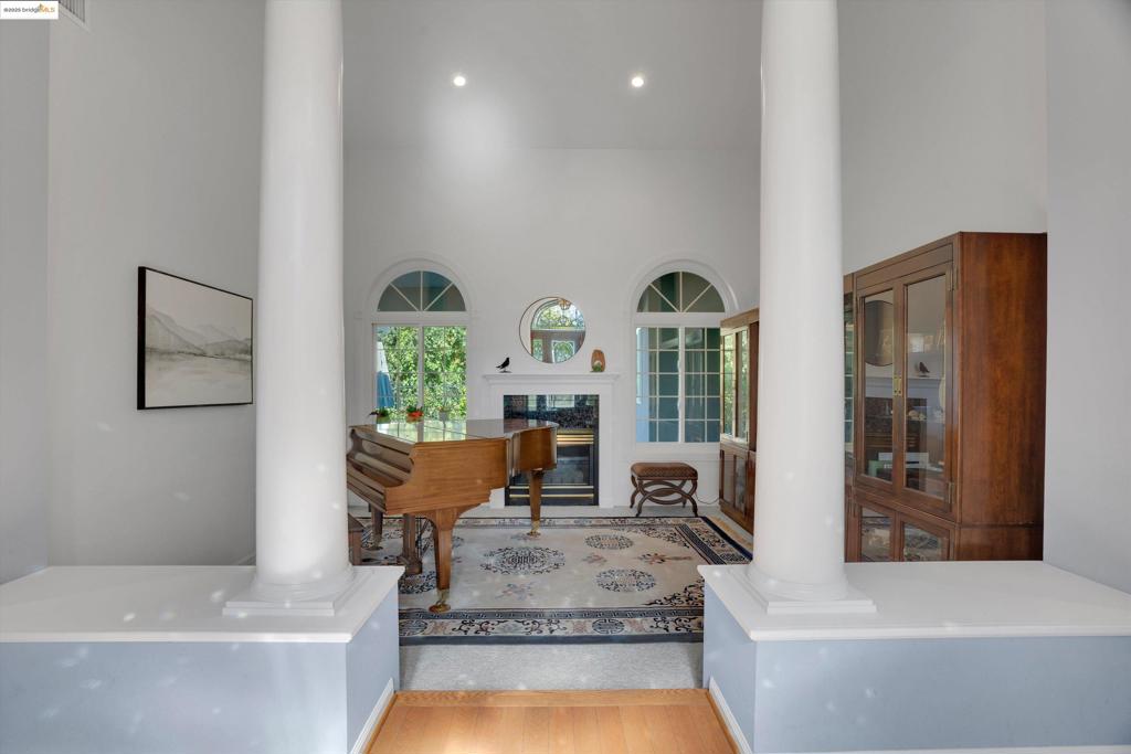 APPLE HILL ESTS - Residential