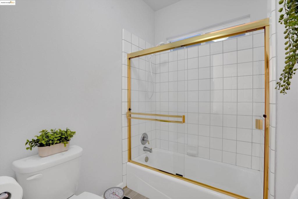 APPLE HILL ESTS - Residential