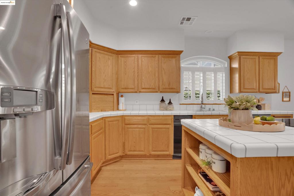 APPLE HILL ESTS - Residential