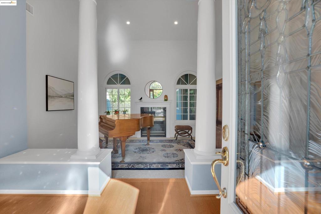 APPLE HILL ESTS - Residential