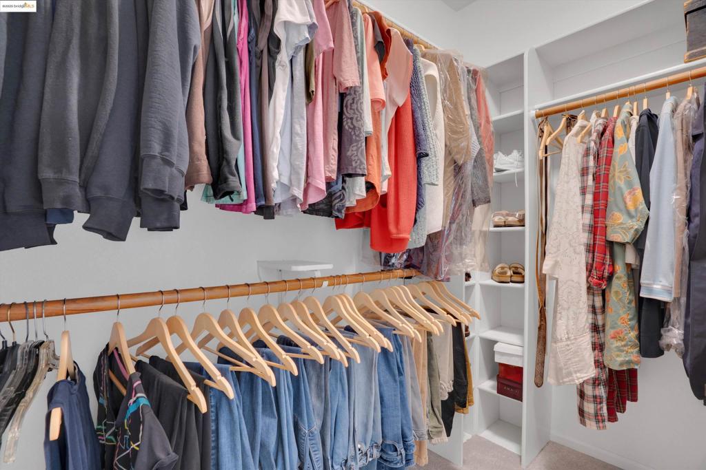 APPLE HILL ESTS - Residential