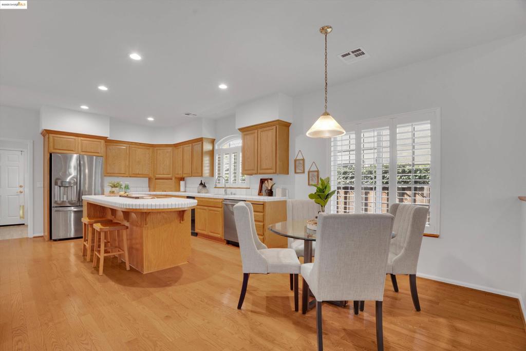 APPLE HILL ESTS - Residential