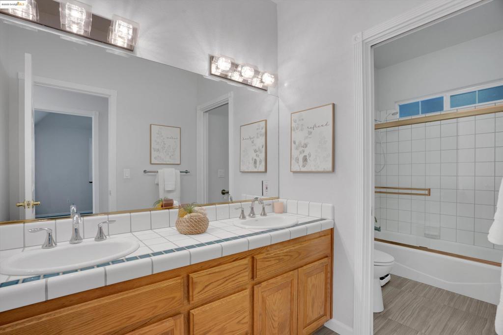 APPLE HILL ESTS - Residential