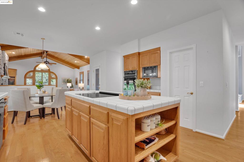 APPLE HILL ESTS - Residential