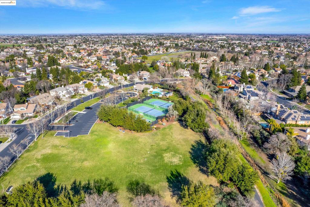 APPLE HILL ESTS - Residential