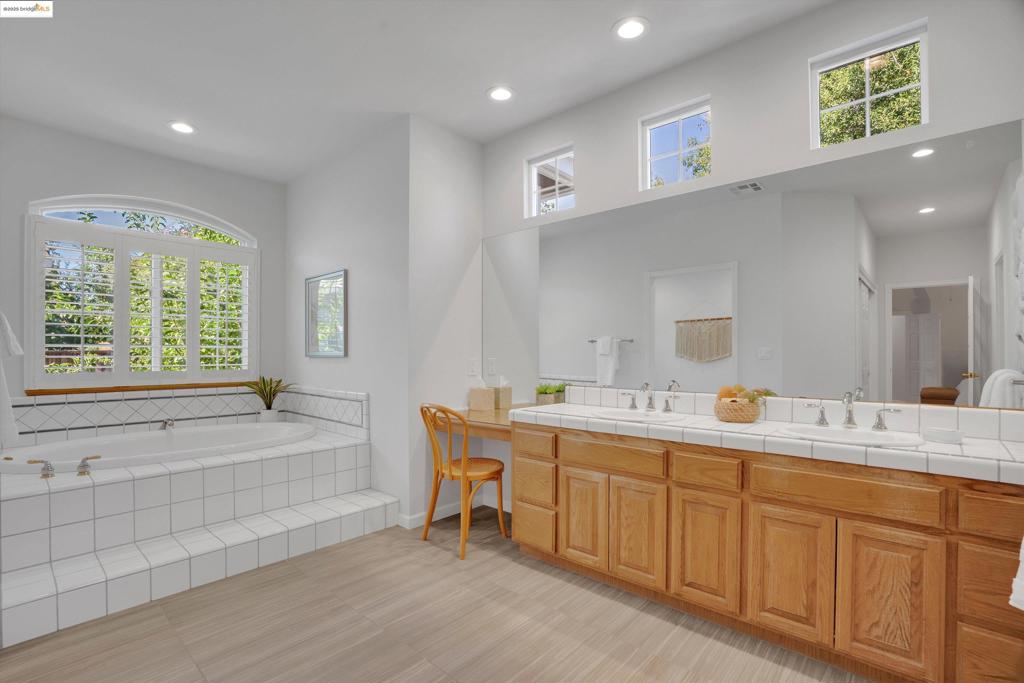 APPLE HILL ESTS - Residential