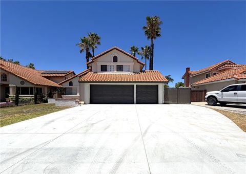 Photo of 39858 Amberley Circle, Temecula, CA 92591 (MLS # CV26134380)