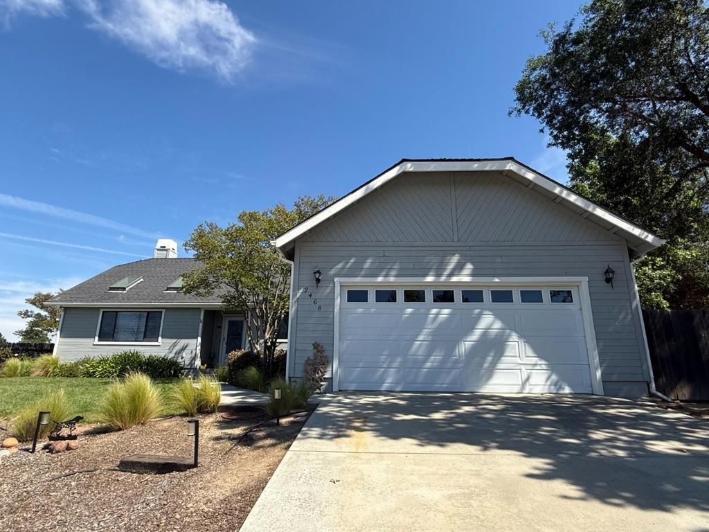 Photo of 2468 Falcon Drive, Paso Robles, CA 93446 (MLS # ML82040912)
