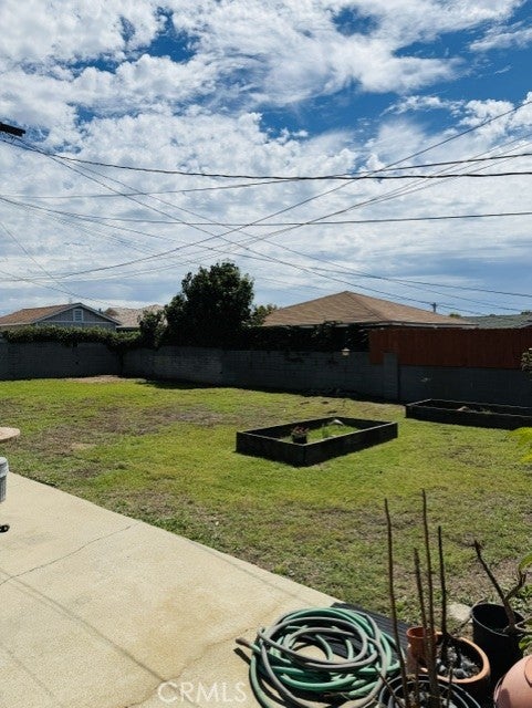 13708 S Menlo