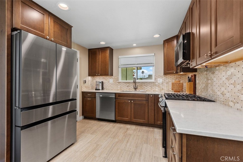 22052 Islander, Huntington Beach CA 92646 - Photo 21