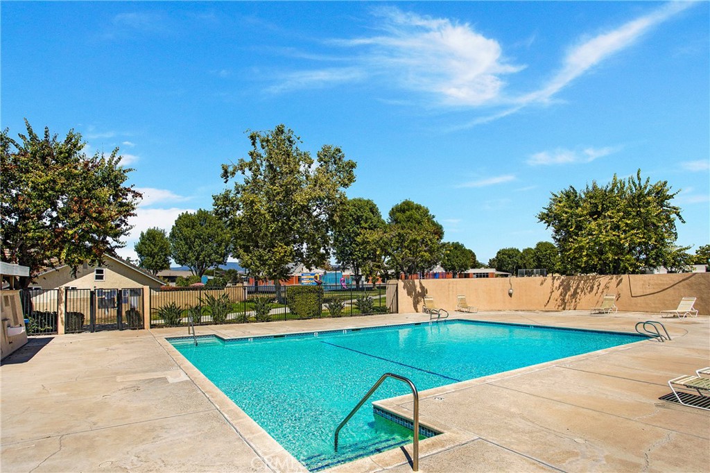 Deerfield Townhomes (DB) - Residential Lease