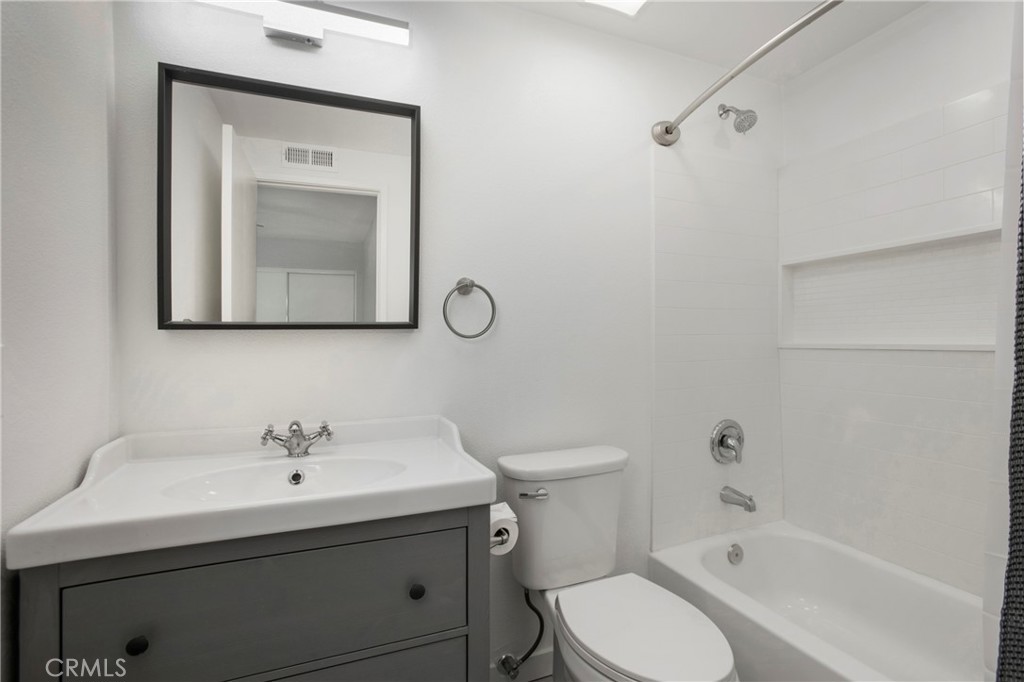 Deerfield Townhomes (DB) - Residential Lease