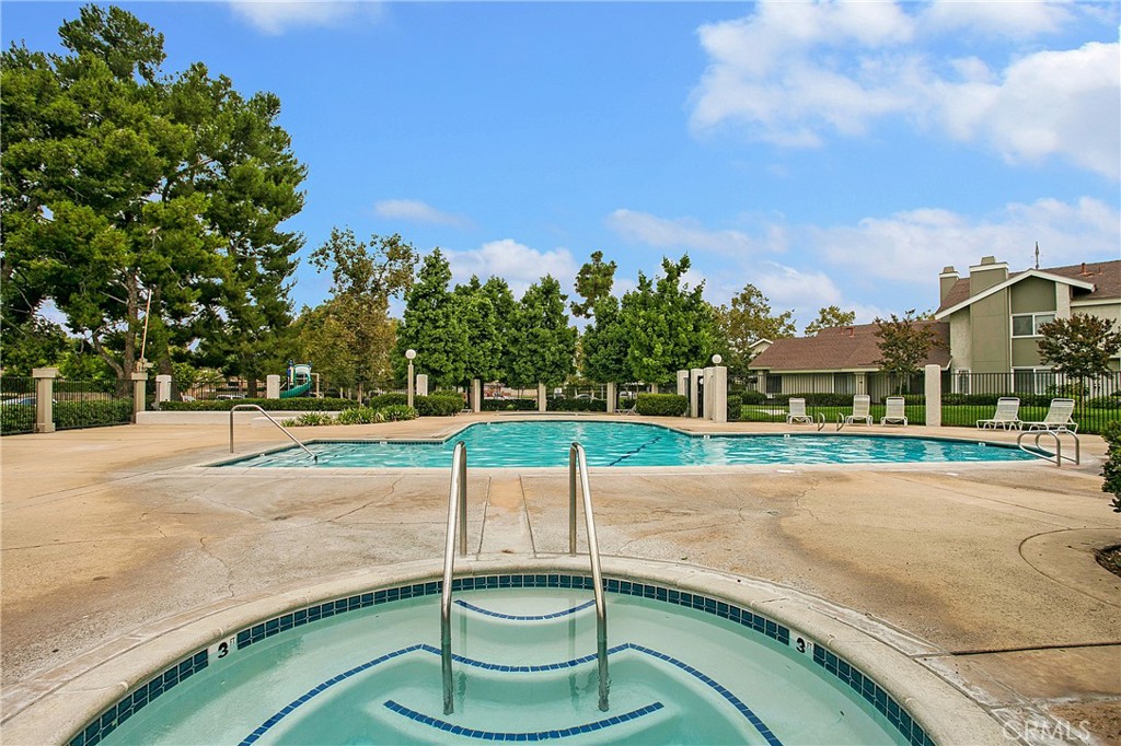 Deerfield Townhomes (DB) - Residential Lease