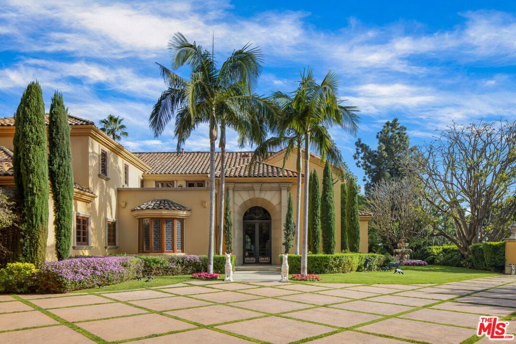 Photo of 5 Beverly Parkway, Los Angeles, CA 90210 (MLS # 26862277)