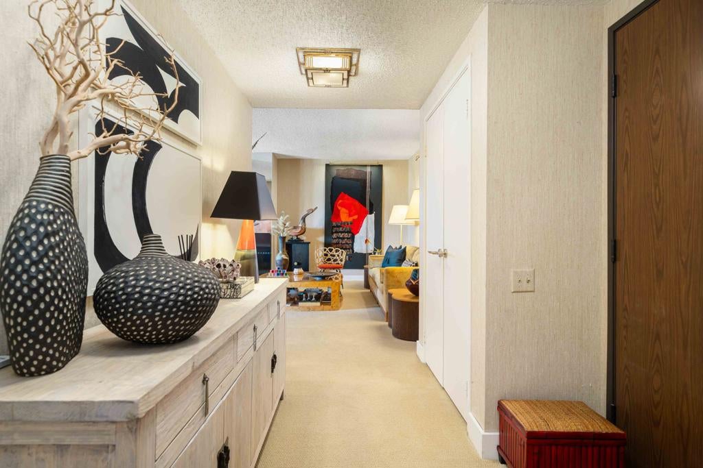 899 Island Drive 607