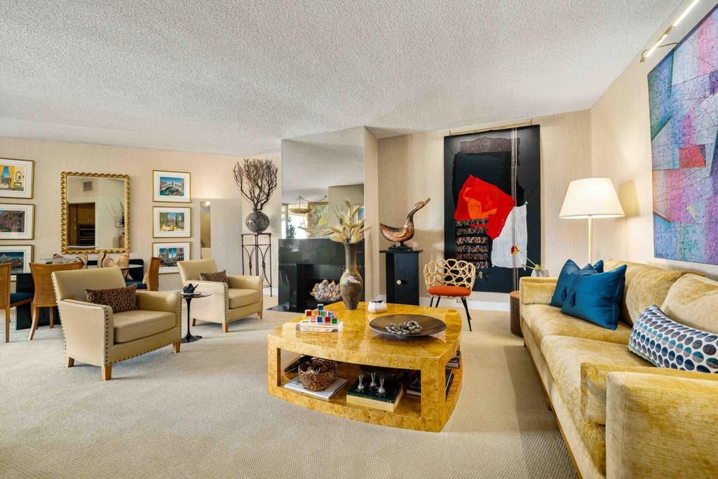 899 Island Drive 607
