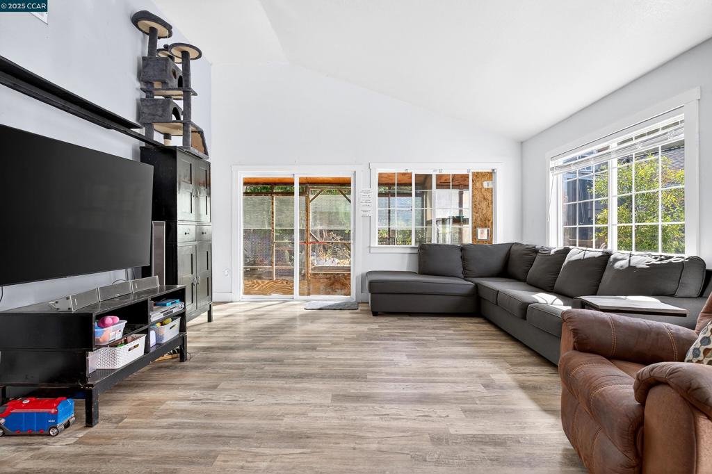 PINOLE VALLEY - Residential